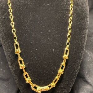 Elegant Gold Chain Necklace